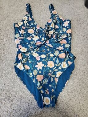 Nicole Miller Floral One Piece Conservative Swim Suit Size 3X